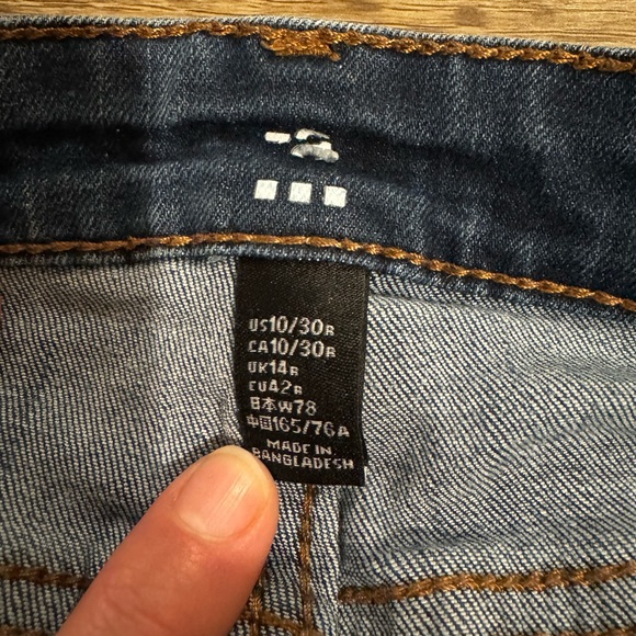 Gap jeans minimal wear if any. Size 10 - Picture 4 of 6